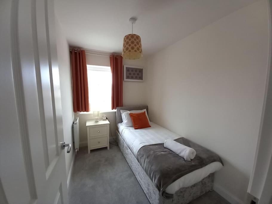 Cozy 3 Bed Sasha House In Beeston Nottingham Villa Bagian luar foto
