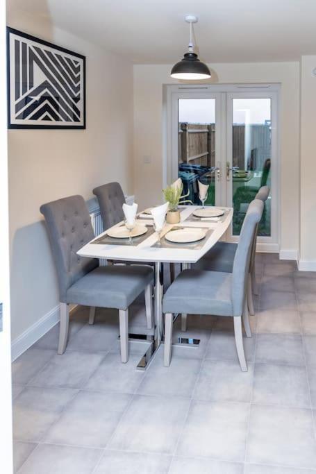 Cozy 3 Bed Sasha House In Beeston Nottingham Villa Bagian luar foto